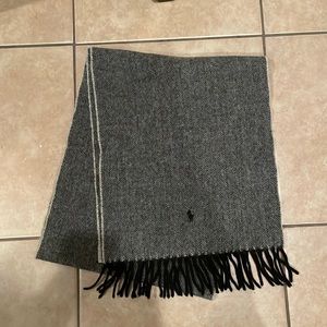 Polo Ralph Lauren scarf 🧣
